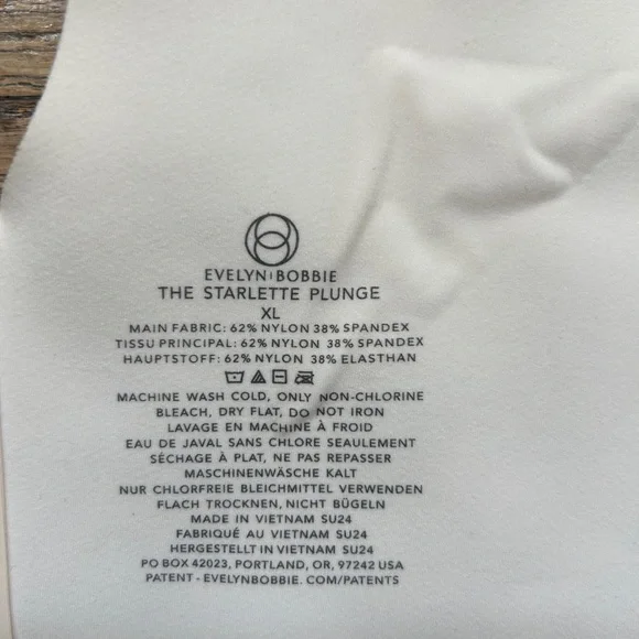 Two Evelyn and Bobbie XL Starlet Plunge Elegant Cream Floral Women's BNWT - Picture 3 of 6